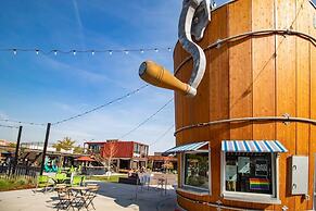 Urban Townhome near Old Town, Breweries, & River!