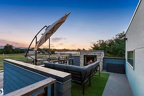 Urban Townhome near Old Town, Breweries, & River!