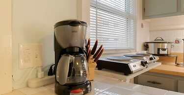 The Secret Garden - The Cottage Near Beach, Shops, Restaurants, Pet Fr