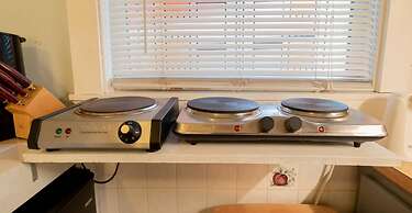 The Secret Garden - The Cottage Near Beach, Shops, Restaurants, Pet Fr