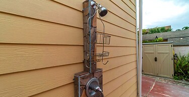 The Secret Garden - The Cottage Near Beach, Shops, Restaurants, Pet Fr