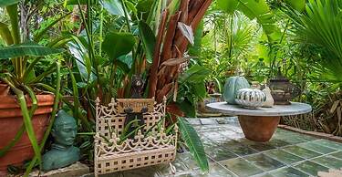 The Secret Garden - The Cottage Near Beach, Shops, Restaurants, Pet Fr