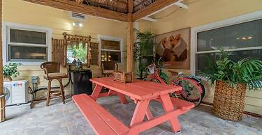 The Secret Garden - The Cottage Near Beach, Shops, Restaurants, Pet Fr