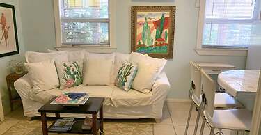 The Secret Garden - The Cottage Near Beach, Shops, Restaurants, Pet Fr