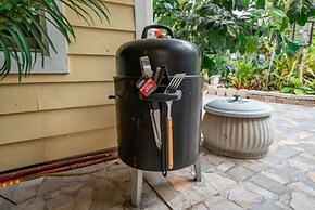 The Secret Garden - The Cottage Near Beach, Shops, Restaurants, Pet Fr