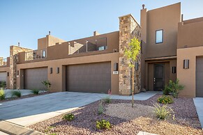 Poolside Escape At The Ledges