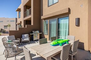 Poolside Escape At The Ledges