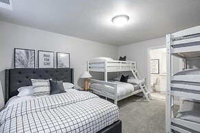 Poolside Escape At The Ledges