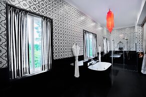 MAYFAIR Tea Resort