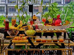 MAYFAIR Tea Resort