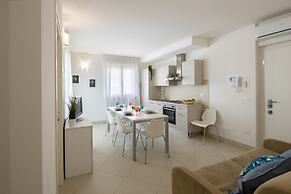 Elegante Trilocale Marconi Prima Fila Mare