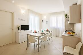 Elegante Trilocale Marconi Prima Fila Mare