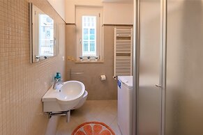 Elegante Trilocale Marconi Prima Fila Mare