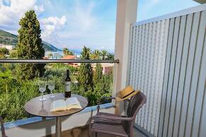Three Stars Beach Hotel