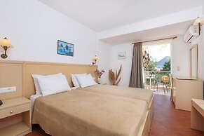 Three Stars Beach Hotel