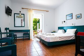 Three Stars Beach Hotel