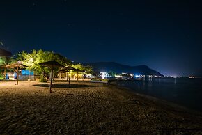 Three Stars Beach Hotel