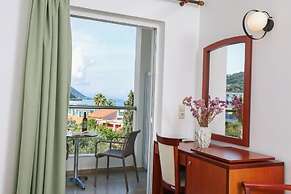 Three Stars Beach Hotel