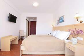 Three Stars Beach Hotel