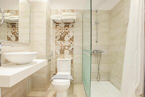 Three Stars Beach Hotel
