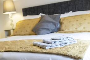 Cozy Nook Cottage - Sleeps 4, Garden & Parking