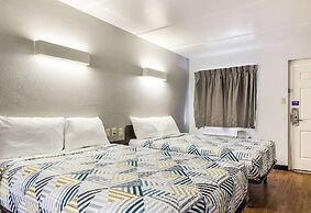 Studio 6 Baytown, TX - Garth Road