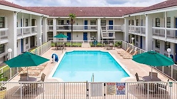 Studio 6 Baytown, TX - Garth Road