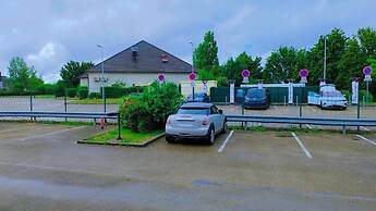 Premiere Classe Troyes Sud - Parc Saint Thibault