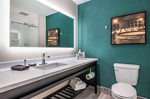 Cambria Hotel Louisville Downtown-Whiskey Row