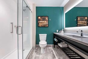 Cambria Hotel Louisville Downtown-Whiskey Row