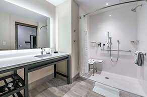 Cambria Hotel Louisville Downtown-Whiskey Row