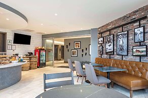 Cambria Hotel Louisville Downtown-Whiskey Row