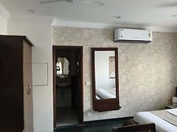 H n M The Boutique Hotel