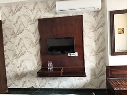 H n M The Boutique Hotel
