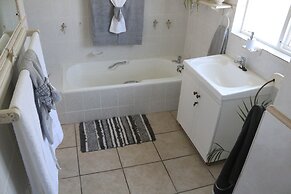 The Vintage Crane Guesthouse