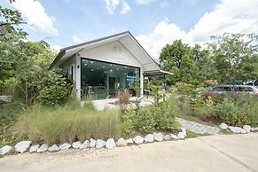 OYO 75378 Thawapee Resort