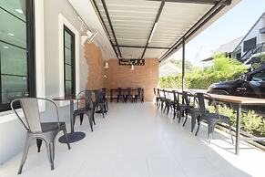 OYO 75378 Thawapee Resort