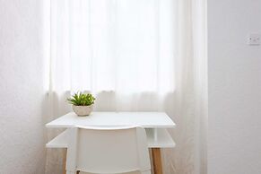 Contemporary 2 Bedroom Flat in Bayswater