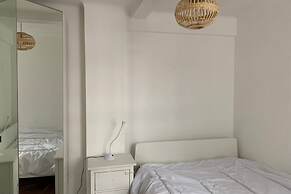 Contemporary 2 Bedroom Flat in Bayswater