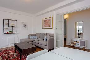 Contemporary 2 Bedroom Flat in Bayswater