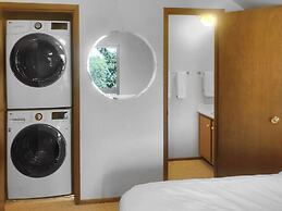 Open Floor 71 Vantage Family Condo by RedAwning