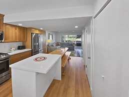 Open Floor 71 Vantage Family Condo by RedAwning