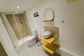 INNit Rooms Ocean Breeze