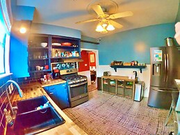 Madame Isabelle's House In New Orleans - Hostel