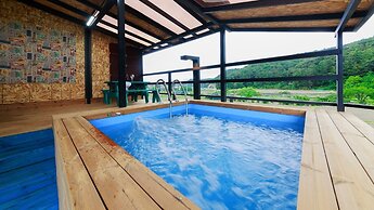 Gyeongju Edith Poolvilla & Pension