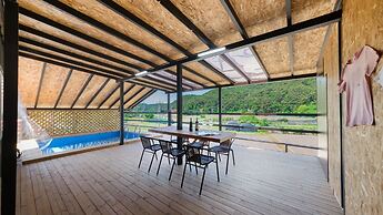 Gyeongju Edith Poolvilla & Pension