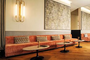 MIANO Hotel & Bar
