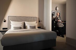 MIANO Hotel & Bar