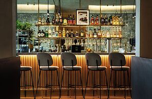 MIANO Hotel & Bar