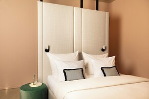 MIANO Hotel & Bar